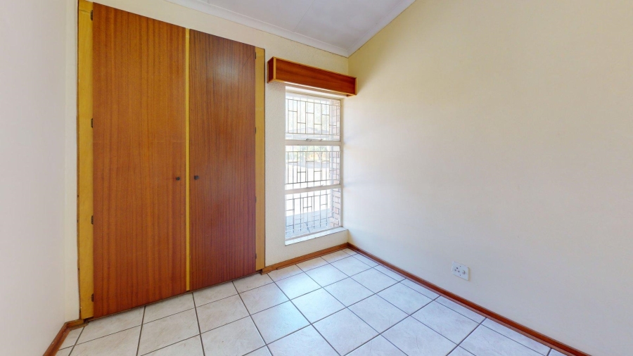 28 Bedroom Property for Sale in Kannoniers Park North West